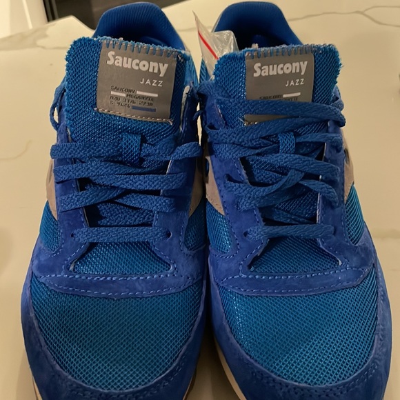 Men’s 11 1/2 Saucony
USA
UK
11.5
05/21
UPPER: LEATHERITEXTILE
OUTSOLE: RUBBER - Picture 5 of 5